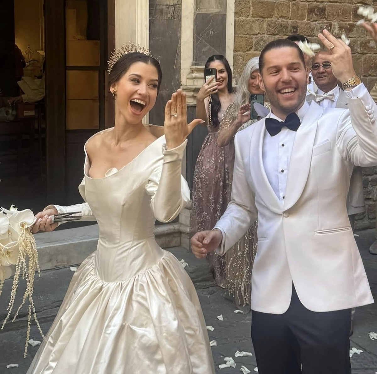 Serunya Millane Fernandez saat Kulineran bareng Suami dan Sahabatnya