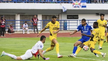 Update Eksklusif Olahraga CNN : Link Live Streaming Semen Padang vs Dewa United di Super League