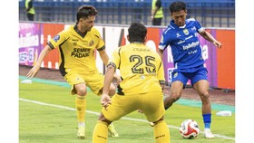 Round Up Pekan Pertama Liga 1: Persija dan Persib Garang, Malut Ngeri