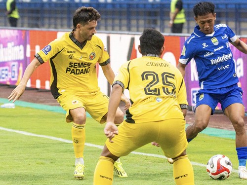 Round Up Pekan Pertama Liga 1: Persija dan Persib Garang, Malut Ngeri