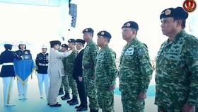 Prabowo Anugerahkan Bintang Empat ke Menhan Sjafrie hingga Ali Sadikin