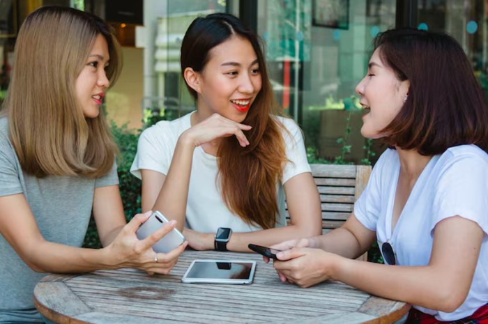 Tips agar code switching tetap koheren. Usahakan setiap kata punya fungsi atau makna/Foto: freepik.com/tirachardz