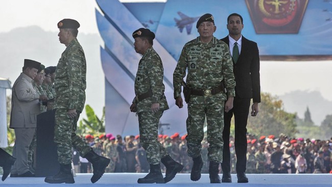 Lima tokoh menerima anugerah jenderal kehormatan bintang empat dari Presiden Prabowo Subianto, mulai dari Menhan Sjafrie Sjamsoeddin hingga Kepala BIN Herindra.