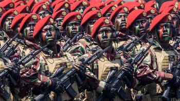 FOTO: Ribuan Prajurit Unjuk Gigi di Upacara Kehormatan Militer