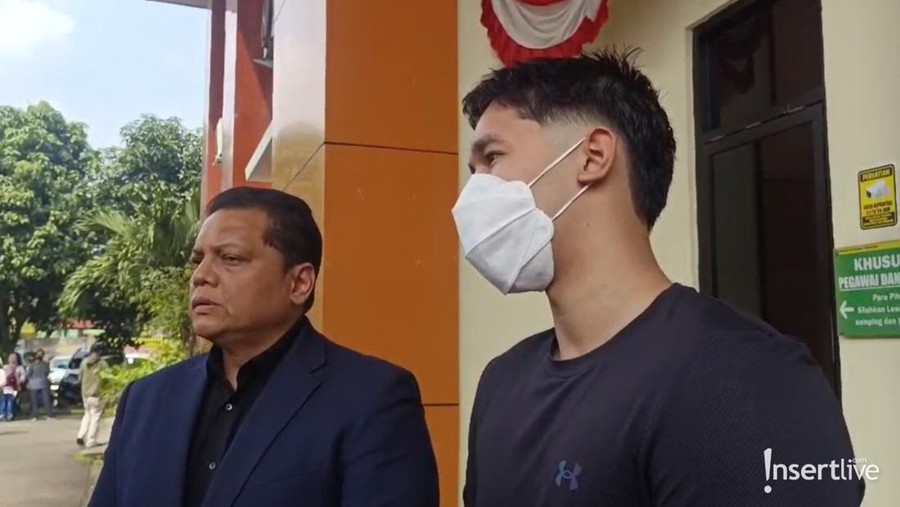 Ardio Taulany - Insertlive.com Ardio Taulany dan kuasa hukum Erin, Firmanto Laksana Pangaribuan