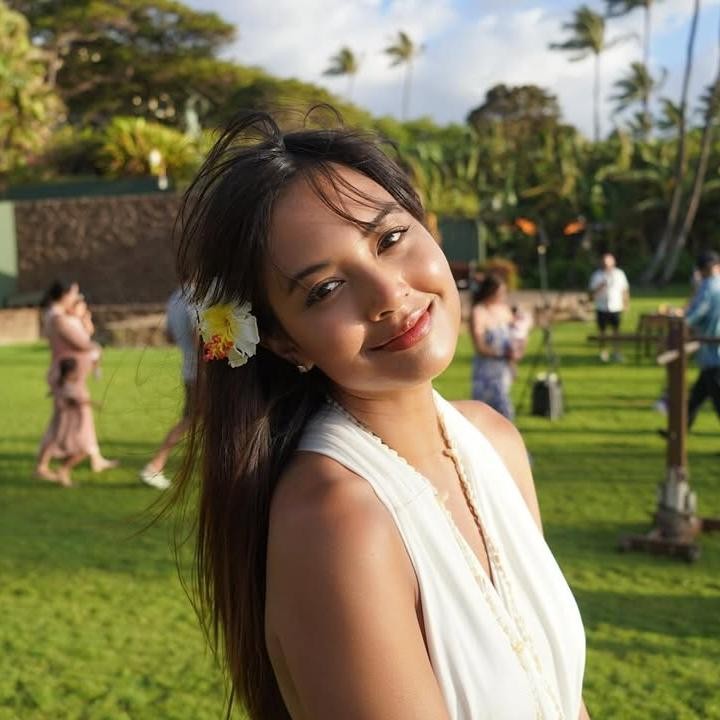 <p>Aurelie mengunggah momen <em>babymoon</em> pertamanya ini di Instagram. Perempuan 32 tahun ini ternyata sudah lama merencanakan perjalanan ini untuk bulan madu bukan babymoon. "Merencanakan bulan madu, malah dapat <em>babymoon</em>. Alur cerita termanis dalam hidup!" tulisnya. (Foto: Instagram @aurelie)</p>