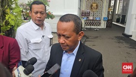 Bahlil Tepis Isu Tak Disalami Gibran saat Upacara Militer di Batujajar