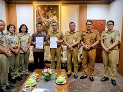 BPN Serahkan 120 Bidang Tanah ke Pemkot Denpasar