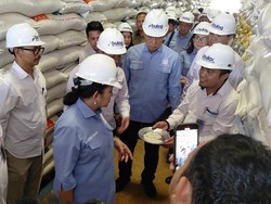 Komisi IV DPR Optimis Harga Beras Segera Turun Usai Cek Stok Bulog Sulselbar