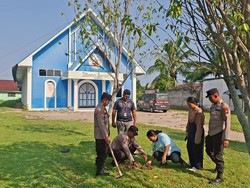 Gereja di Dumai Dukung Green Policing, Tanam Pohon untuk Alam Lestari