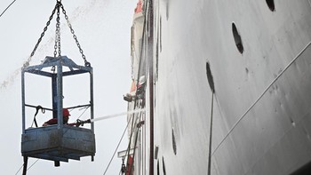 FOTO: Kebakaran Kapal Penumpang di Pelabuhan Tanjung Priok