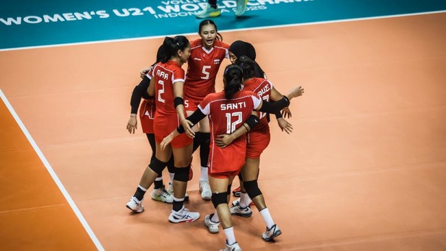 Kata-kata Sugiyama Setelah Indonesia U-21 Dibungkam Serbia Pelatih Timnas Voli Putri Indonesia U-21 Marcos Sugiyama buka-bukaan setelah kekalahan timnya dari Serbia, 2-3, pada lanjutan Kejuaraan Dunia Voli U-21 2025.