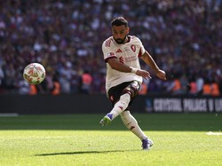 Duh, Penalti Salah Melambung Lagi!