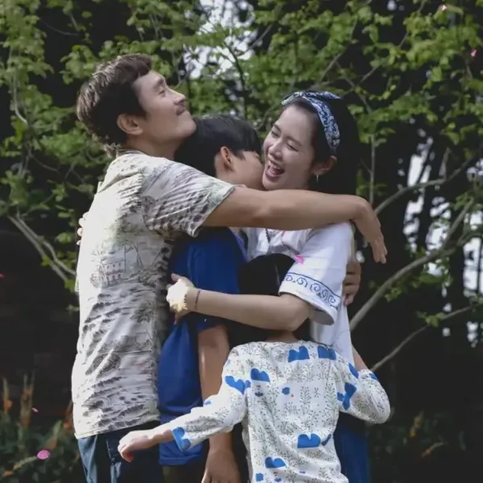 No Other Choice menjadi salah satu film terbaru Lee Byung Hun yang tayang di tahun 2025. Ia turut membintangi No Other Choice bersama Son Ye Jin hingga Park Hee Soon.