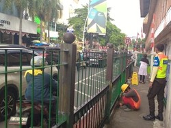 Viral Aksi Lompat Pagar, Stasiun Cikini Dipagari Lebih Tinggi