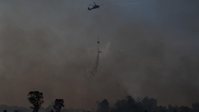 Pencarian helikopter hilang di Kalimantan Selatan diperluas dengan dua helikopter dari BNPB dan Mabes Polri. Tim darat juga terlibat dalam operasi ini.