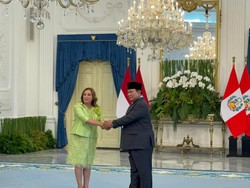 Prabowo Sambut Presiden Peru Dina Boluarte di Istana Merdeka