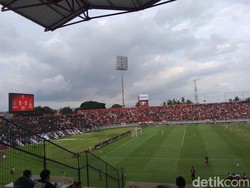 Johnny Jansen Takjub Atmosfer Stadion Dipta