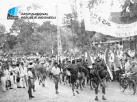 Ramai Warga RI Sumbang Emas & Uang Demi Anggaran Bansos-Beli Pesawat Ramai Warga RI Sumbang Emas & Uang Demi Anggaran Bansos-Beli Pesawat