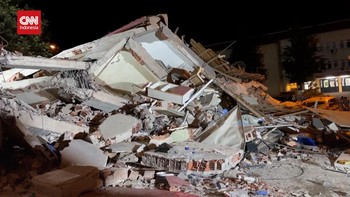VIDEO: Sejumlah Bangunan di Turki Ambruk Diguncang Gempa M 6,1
