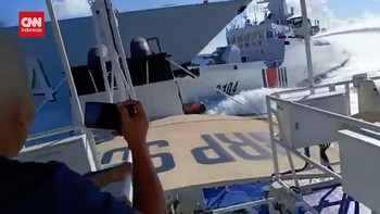 VIDEO: Kejar Kapal Filipina, Kapal AL & Coast Guard China Tabrakan