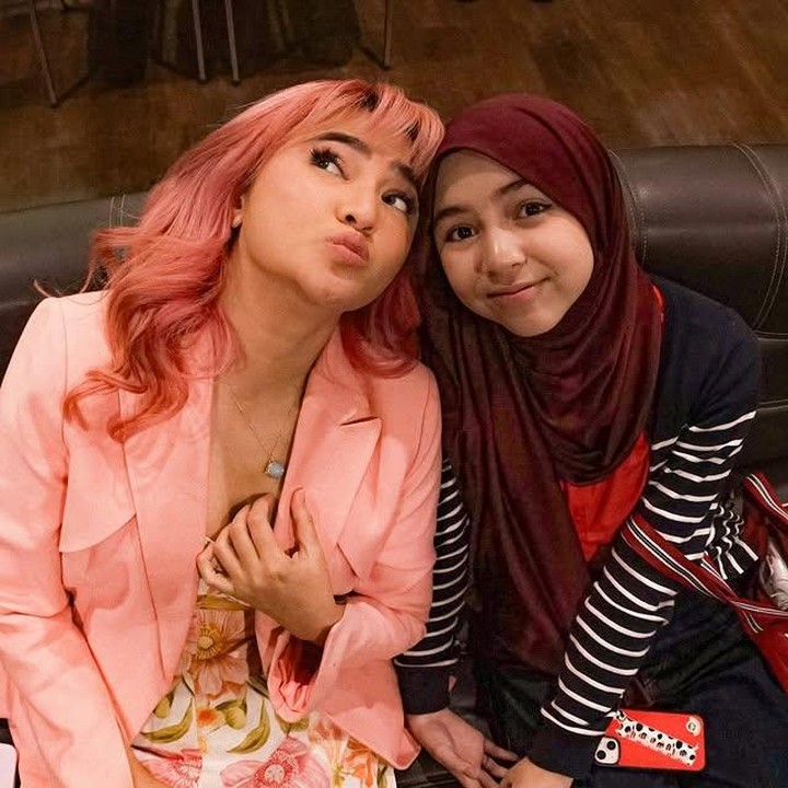 <p>Tanggal 10 Agustus menjadi momen spesial bagi Marshanda. Perempuan yang memulai karier di dunia hiburan sejak usia belia ini kini genap berusia 36 tahun. Di hari istimewanya, Marshanda mendapatkan kejutan manis dari sang putri semata wayangnya, Sienna Ameerah Kasyafani, yang kini sudah beranjak remaja. (Foto: Instagram @marshanda99)</p>