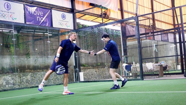 Gelatan fun match MoveNow: Padel, Now! menjadi bagian kampanye MoveNow Allianz Indonesia yang mengajak masyarakat untuk membangun gaya hidup aktif.