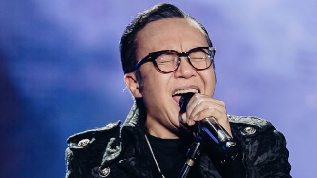 Ari Lasso memutuskan untuk membebaskan lagu-lagu ciptaannya untuk dimainkan dalam berbagai acara dan kesempatan.