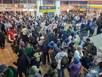 Kepadatan Halte CSW Imbas Banjir Usai Hujan Deras Guyur Jakarta Kepadatan Halte CSW Imbas Banjir Usai Hujan Deras Guyur Jakarta