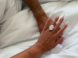 Georgina Rodriguez Pamer Cincin Berlian Besar dari Ronaldo, Resmi Bertunangan