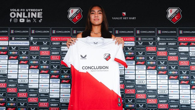 Claudia Scheunemann Resmi Gabung FC Utrecht Claudia Scheunemann, penyerang Timnas Putri Indonesia, resmi berasosiasi dengan FC Utrecht Wanita hingga 2028. Ia siap bersaing di Eredivisie Vrouwen.