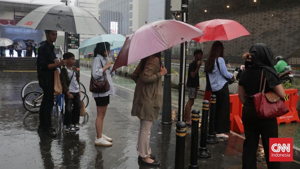 Prediksi Cuaca Libur Nataru, Sejumlah Daerah Potensi Hujan Lebat