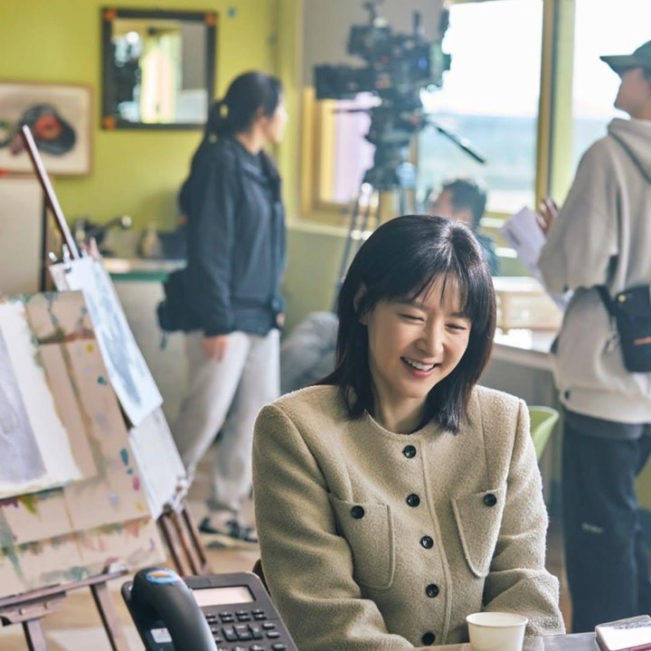 <p>Lee Young Ae berada di posisi kedua sebagai artis&nbsp;terkaya 2025 dengan kekayaan sebesar US$90 juta atau setara dengan Rp1,46 triliun. Setiap proyek filmnya merupakan kelas master dalam hal kualitas daripada kuantitas, didukung oleh investasi yang menguntungkan.&nbsp;(Foto: Instagram@leeyoungae0824)</p>