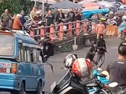 Tawuran 2 Kelompok Warga di Pasar Karombasan Manado, 9 Orang Diamankan