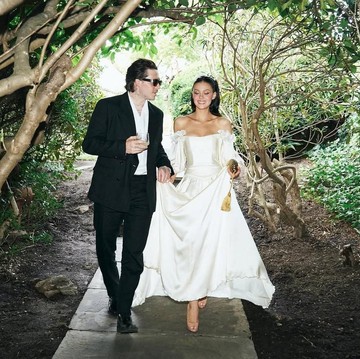 Nicola Peltz-Beckham Tampil Romantis saat Perbarui Janji Nikah Bersama Brooklyn