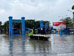 Layanan Uji KIR Dihentikan Akibat Banjir Rendam Kantor Dishub Bandung