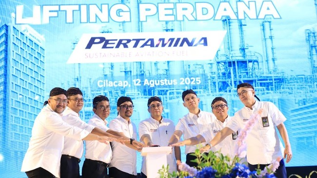 PT Kilang Pertamina Internasional resmi mengirimkan Pertamina Sustainable Aviation Fuel berbahan baku minyak jelantah, mendukung transisi energi rendah karbon.
