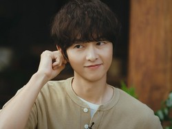 Song Joong Ki Comeback Main Drakor My Youth, Jadi Penjual Bunga Ganteng