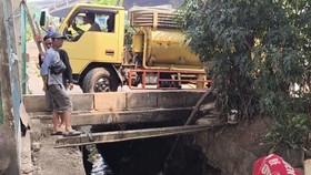 Bau Parah, 3 Truk Tanki Buang Tinja Sembarangan ke Selokan di Jakarta