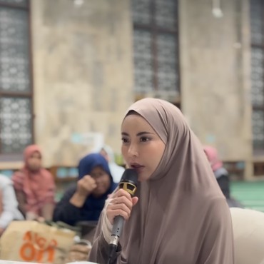 6 Artis Indonesia Ini Bolak-balik Pindah Agama hingga Berakhir Mualaf