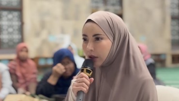 6 Artis Indonesia Ini Bolak-balik Pindah Agama hingga Berakhir Mualaf