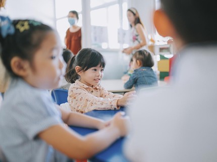 Bukan Gentle Parenting, Ini Pola Asuh Terbaik untuk Prestasi Anak Menurut Studi