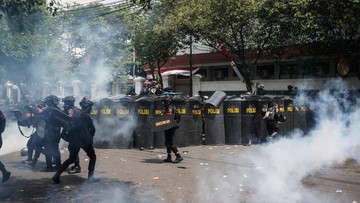 Ricuh Saat Aksi Tuntut Bupati Pati Mundur, Ada Mobil Polisi Dibakar