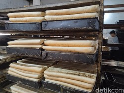 Gang Sentra Roti di Bandung dan Sisi Lain yang Berdampingan