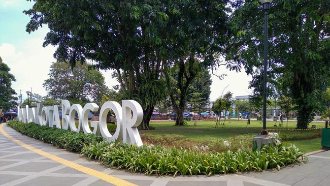 30 Tempat Makan di Bogor Lengkap dari Dekat Stasiun, Buka 24 Jam hingga Punya Pemandangan Bagus