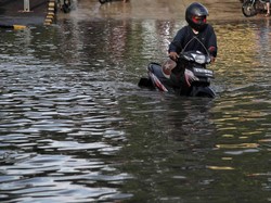 Video: Situasi Banjir di Area Caplin Tangerang