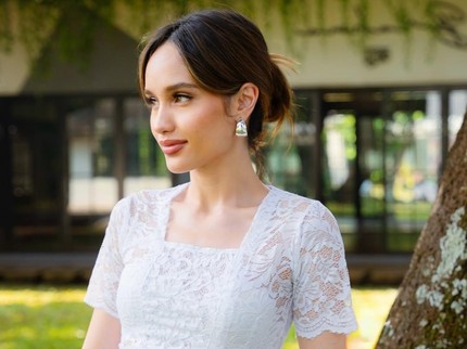 Cinta Laura Lahir 17 Agustus, Intip Potretnya yang Anggun dengan Kebaya hingga Batik