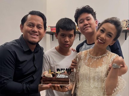 Potret Kedekatan Melanie Putria dan Anak Sambung, Terbaru Rayakan Ultah Sang Putra