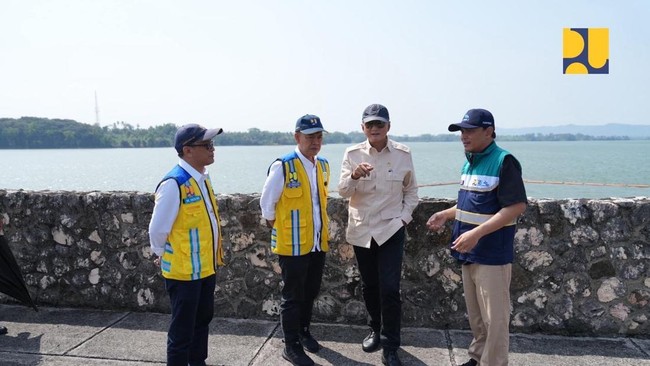 Kementerian PU Optimalkan Bendungan Sutami untuk Kemandirian Bangsa Kementerian PU optimalkan Bendungan Sutami untuk dukung kemandirian pangan, energi, dan air, Menteri PU inspeksi dan dialog dengan petani.
