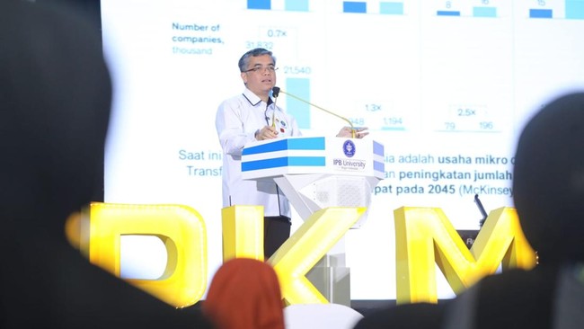 Menteri Ketenagakerjaan Yassierli mengajak mahasiswa baru IPB untuk menguasai multi kompetensi dan pola pikir adaptif, siap menghadapi tantangan masa depan.